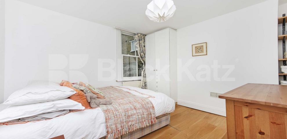 			UNDER OFFER , 2 Bedroom, 1 bath, 1 reception Apartment			 Strathleven Road, Clapham North/Brixton